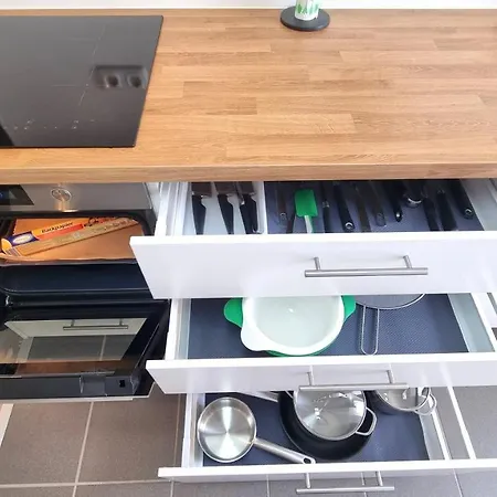 Apartment Wohnung: Workaholic Bis 6 Personen, Klima, 3x Tv *